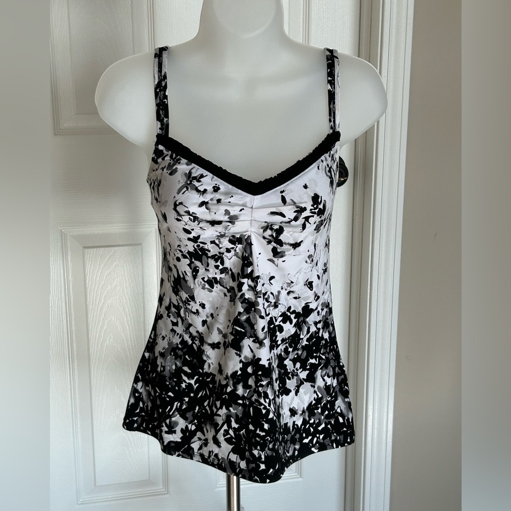 White House Black Market black and white top size small